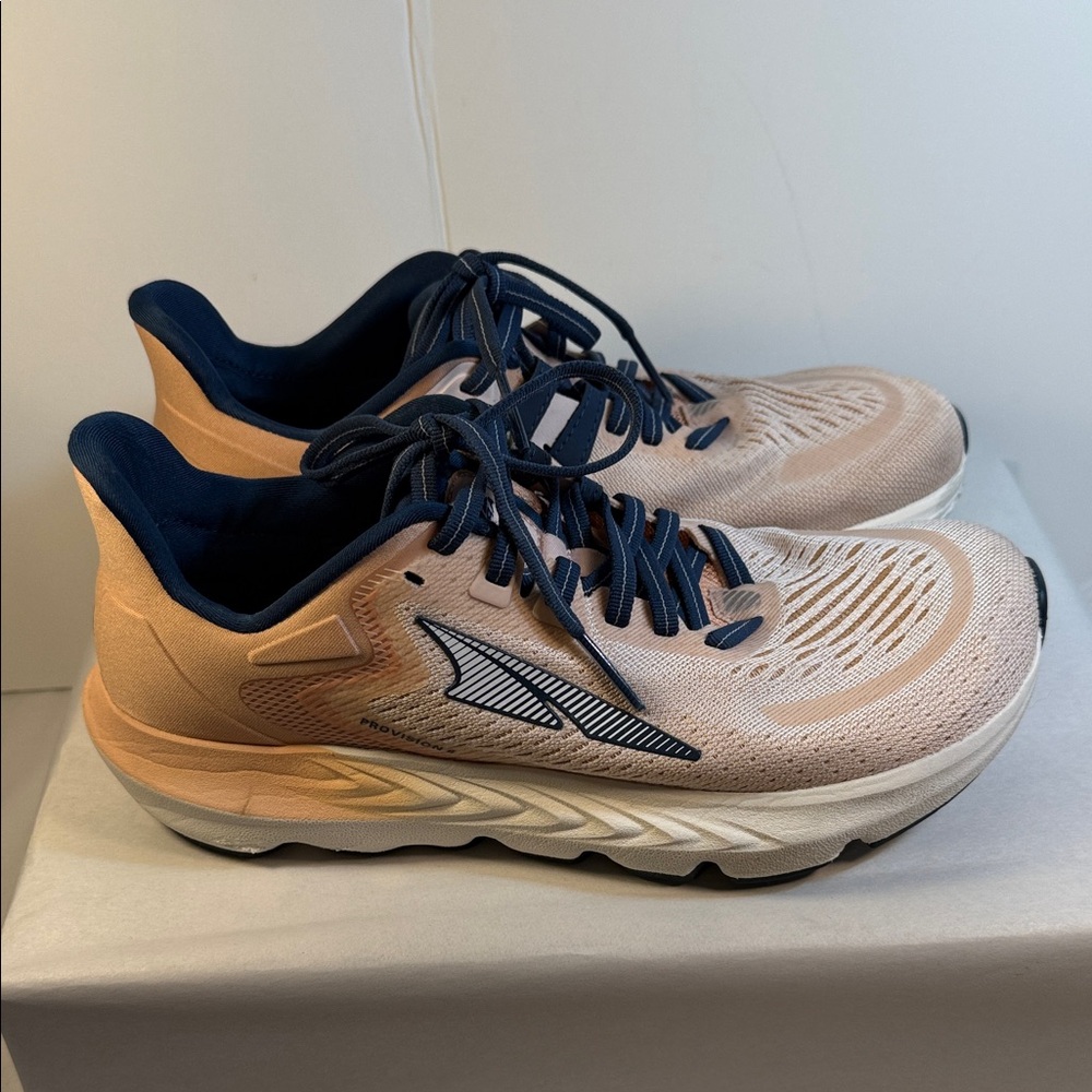 Altra women Running Shoes in Peach with Navy